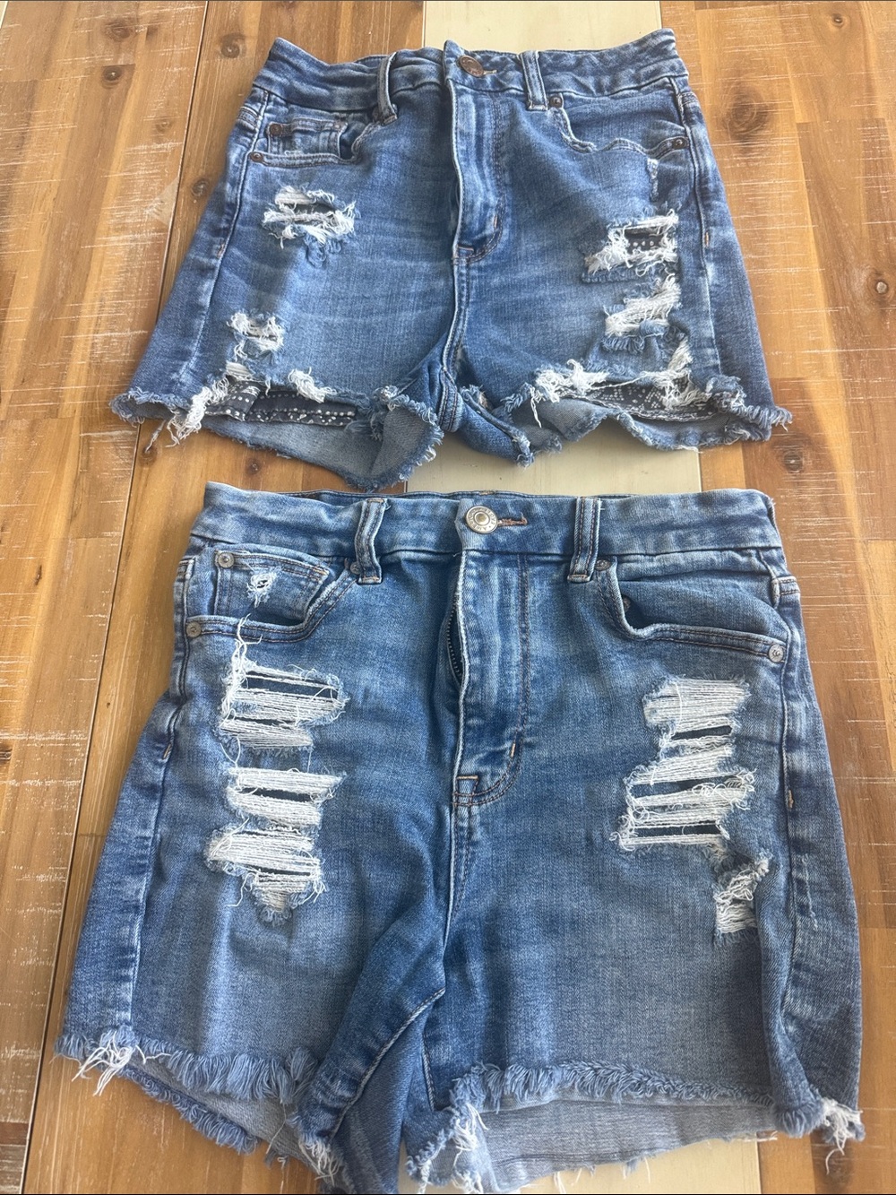 American Eagle Bundle Of 2 Blue Distressed High-Rise Denim Shorts. (B2)